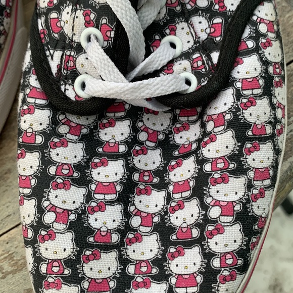 Hello kitty vans sneakers in black and pink - Picture 2 of 7
